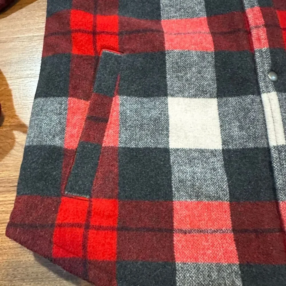 Old Navy Plaid Sherpa-Lined Jacket Red Black White | Men Size Large - Picture 3 of 12